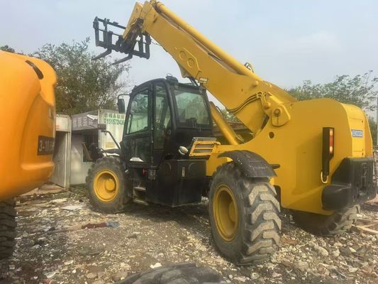 মূল রঙ ব্যবহৃত টেলিস্কোপিক হ্যান্ডলার XCMG XT680-170 স্থিতিশীল অপারেশন