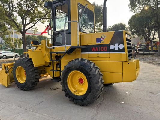 মূল জাপান ব্যবহৃত Komatsu WA100-1 চাকা লোডার বাগানে কাজ
