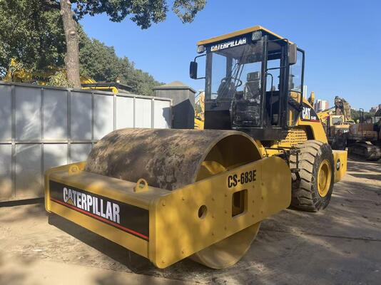 মূল জাপান ব্যবহৃত Caterpillar CS-683E একক ড্রাম রোড রোলার চমৎকার অবস্থায়